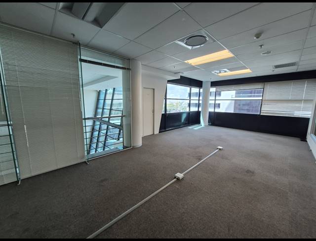 109M² OFFICE TO LET IN SANDTON CENTRAL